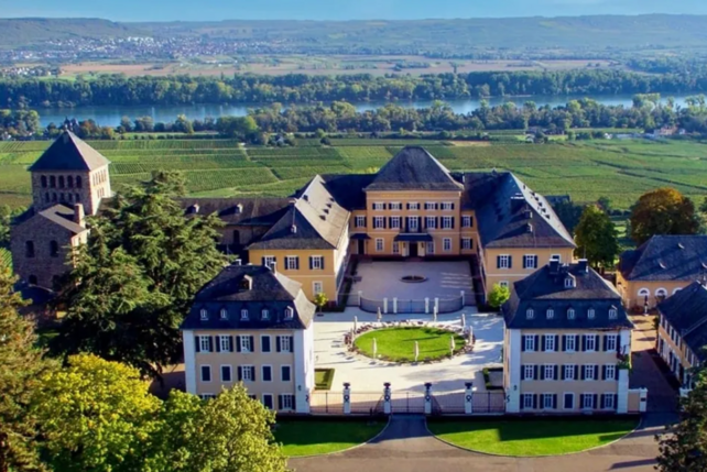 Favorite Parkhotel, Schloss Johannisberg