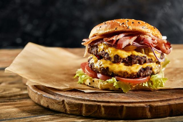 Künstliche Intelligenz, KI, Burger, Big Mac, Stanford University, AI4Burgers, npj Science of Food, Food Tech, Lebensmittelentwicklung, Nachhaltigkeit, Ernährung, Burger-Rezepte, Gastronomie, Healthy Eating Index