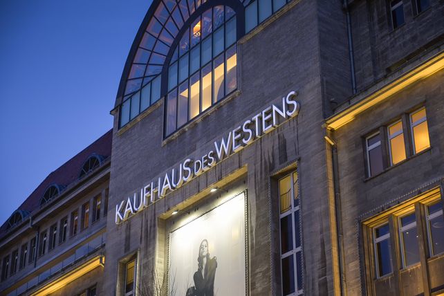 Reizgas, KaDeWe, Café