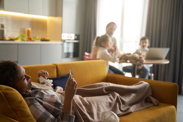 Partner, krank, Kinderbetreuung, zu Hause 