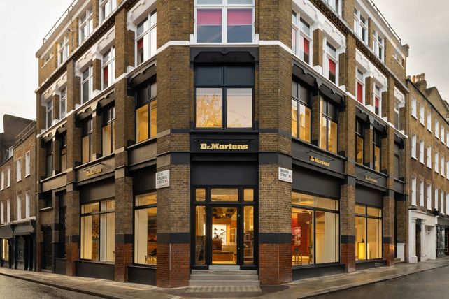 Dr. Martens, Gastronomie, Doctor’s Orders Cafe, London Soho, Einzelhandel, Erlebnismarketing, Beacon-Store, Reparatur-Service, Markenstrategie, Dusty Knuckle Bakery