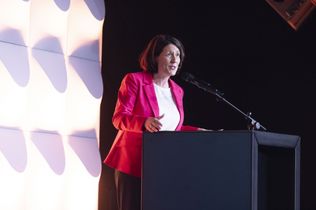 Thies Sponholz, Hotelier des Jahres 2026, The Fontenay Hamburg, Ingrid Hartges, Dehoga, ahgz, Hotelpreis, Gastgewerbe, Mainz, Deutscher Hotelkongress, Hospitality