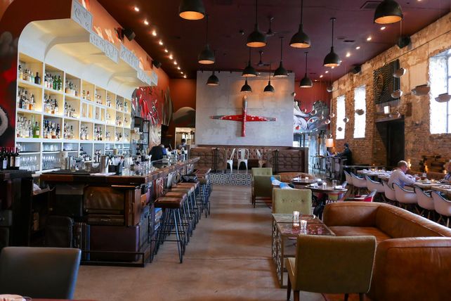 Pierre Nierhaus, Trendreisen, Chicago, Wien, Bangkok