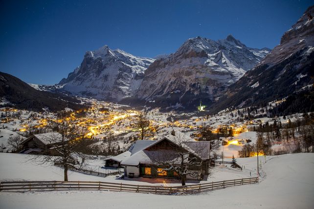 Grindelwald, Overtourism, Hotelstopp, Schweiz Tourismus, Jungfraubahnen, Gästelenkung, Tourismusforschung, Romano Wyss, Jean-Claude Raemy, Berner Oberland