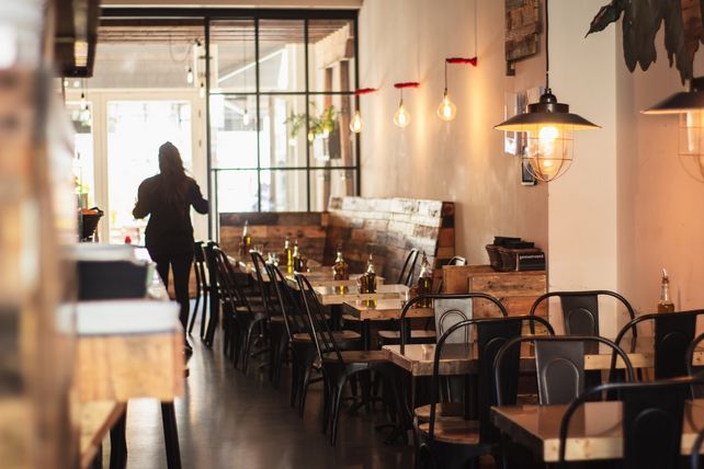 Gastgewerbe Umsatz Deutschland, Destatis Januar 2026, Gastronomie Umsatzentwicklung, Hotelumsatz Deutschland, Beherbergung Statistik, Umsatzrückgang Gastronomie, Gastgewerbe Zahlen