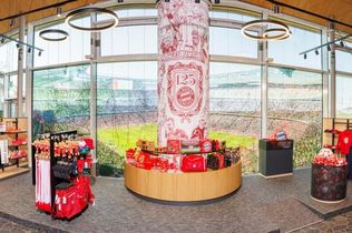 FC Bayern München Fancorner, Tank und Rast, Raststätte Fürholzen West, Autobahn A9, FC Bayern Fanartikel, Raststätte München, Fußball Fanartikel Autobahn