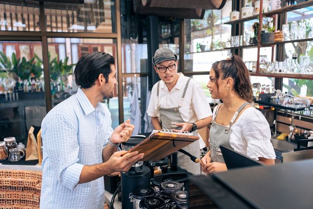 Mehrwertsteuer Gastronomie 2026, 7 Prozent Mehrwertsteuer Speisen, Mehrwertsteuer Umstellung Gastronomie, Kassensysteme Mehrwertsteuer Januar 2026, DEHOGA Merkblatt Mehrwertsteuer, Umsatzsteuer Restaurant, Catering Mehrwertsteuer 2026