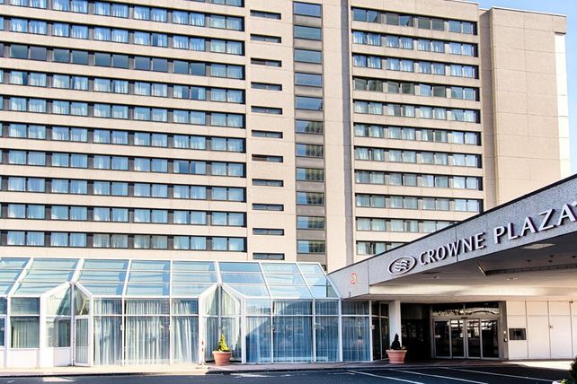 Crowne Plaza Frankfurt, Crowne Plaza Frankfurt Schließung, Hotel Frankfurt Niederrad, Brandschutz Hotel, Novum Hospitality, NGG, Betriebsrat Crowne Plaza, Hotelschließung Frankfurt, Lyoner Straße Frankfurt