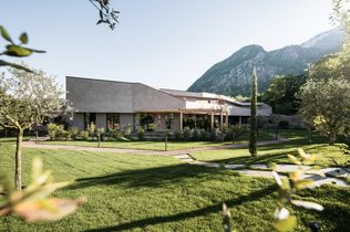 Stroblhof, Rittstein Homes, Eppan, Südtirol, Apartments, Hotelerweiterung, Asaggio, Architektur, Porphyr, Wärmepumpe, Photovoltaik, Nicolussi-Leck, Tourismus, Hotel, Gleifkirche