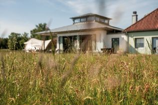 Hotelcamp Reinsehlen, Lodge Reinsehlen, Lodge Reinsehlen Hotel & Retreat, Schneverdingen, Lüneburger Heide, Hotel Konzept Weiterentwicklung, Hotel Neuausrichtung, Hotel Umbenennung, Tagungshotel Reinsehlen, Horizon Decks, regionale Gastronomie