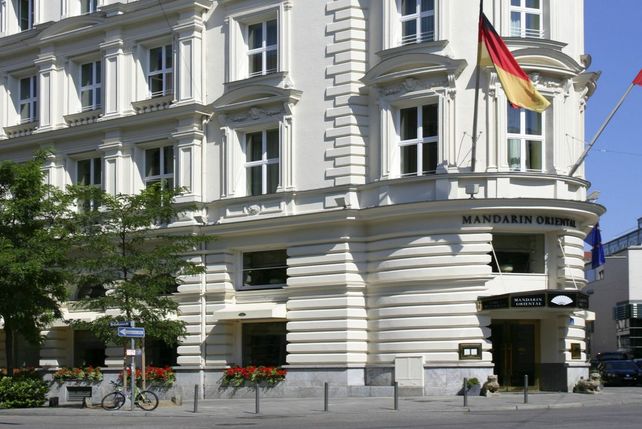 Mandarin Oriental Hotel, München, Verkauf