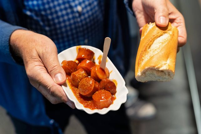 VW-Currywurst, Absatzrekord, Hotdog
