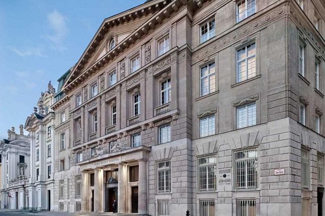 Park Hyatt Wien, Signa, Norbert Abel, Signa Prime Assets GmbH, Medcap Real Estate, Hotelverkauf, Herkules Holding, Benko, Ameria Invest AG, Am Hof 2 Hotelbetriebs GmbH, Fünfsternhotel, Laura Privatstiftung.