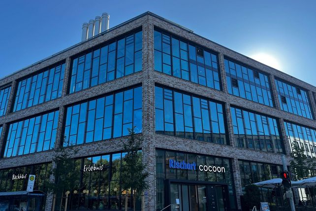 Hotelimmobilie des Jahres 2025, Cocoon Theresienwiese, 196+ Forum, Boutiquehotels, München, Co-Working, Umnutzung, Multifunktionalität, Nachhaltigkeit, Chiemgauhof, Dips & Drops, PKF hospitality group, Nominierte, Hotelentwicklung, Abwärme.