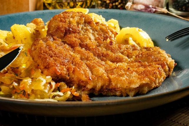 TUI Schnitzel-Ranking 2026, Künstliche Intelligenz Gastronomie, ChatGPT Restaurantbewertung, Schnitzel-Ranking DACH, Figlmüller Wien, Schnitzelei Mitte Berlin, Ottenthal Berlin, KI-Qualitätsscore, Restaurantbewertung KI, Schnitzel Deutschland Österreich Schweiz