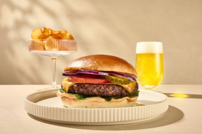 Lufthansa, Dönninghaus, Hans im Glück, Currywurst, Cheeseburger, Onboard Delights, Lufthansa Catering, Economy Class, Business Class, Bordverpflegung, warme Speisen, Pre-Order