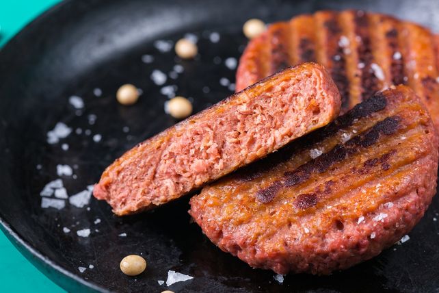 Fleischersatzprodukte, Fleischproduktion Deutschland, Destatis, vegetarische Lebensmittel, vegane Lebensmittel, Fleischkonsum Deutschland, Fleischalternativen, Lebensmittelindustrie, Bundesanstalt für Landwirtschaft und Ernährung, Produktionsstatistik