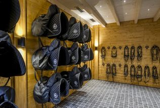 Sonnenalp Resort, Hofgut, Ofterschwang, Familie Fäßler, Reithalle Allgäu, Hofgutlofts, Reitercamps, Luxusresort Bayern, Hotelneueröffnung 2026, Pferdesport Allgäu