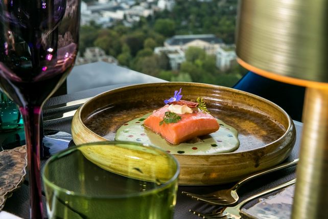 Mook-Gruppe, Zechprellerei, Gastronomie, Social-Media, Videoaufnahmen, Identifizierung, Zahlung, Restaurant, Christian Mook, Frankfurt