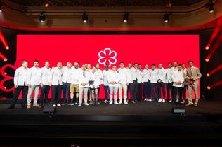 Michelin Guide Deutschland 2026, Michelin Sterne 2026, Michelin Verleihung, Michelin Preisverleihung, Michelin Gala, Sternerestaurants Deutschland, Michelin Sterne Restaurants, Drei Sterne Restaurant, Zwei Sterne Restaurant, Ein Stern Restaurant, Gastronomie Deutschland, Spitzenküche, Fine Dining, Gourmetrestaurants, Sternekoch, Sterneküche, Michelin Guide, Restaurantführer, Gastronomie Awards, Bildergalerie Michelin, Michelin Gewinner 2026, Restaurant Auszeichnungen, deutsche Spitzengastronomie, L.A. Jordan Deidesheim, Michelin Deutschland, Gourmetküche Deutschland, Michelin Sternevergabe,