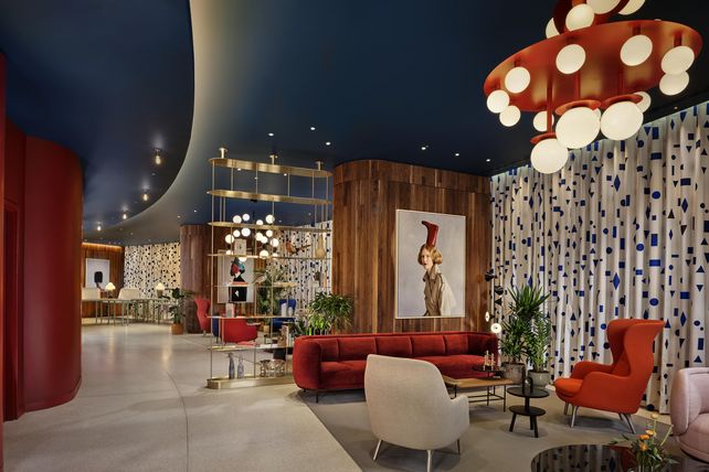 Radisson, Expansion