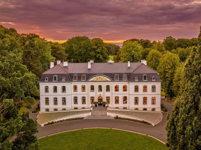 Weissenhaus, Restaurant NAMI, Bar 1896, Courtier Weissenhaus, Christian Scharrer, Nathalie Scharrer, Michelin Sterne Deutschland, Hotel Gastronomie Ostsee
