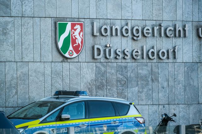 Betrug, Urlaub, Prozess