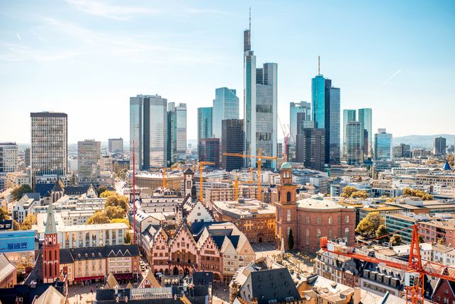 Frankfurt, illegale Ferienwohnungen, Zweckentfremdung, Wohnungsmarkt, Ferienwohnungssatzung, Bußgelder, Hotellerie, Gastronomie, Wohnraumverknappung, Tourismus.