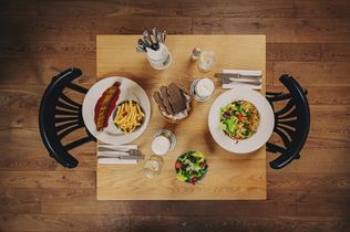Kuchel Eck, Josef Laggner, Berlin, Charlottenburg-Wilmersdorf, Ludwigkirchplatz, Eckkneipe, Gastronomie Berlin, Laggner Gruppe, Berliner Kneipenkultur, Restaurantöffnung Berlin