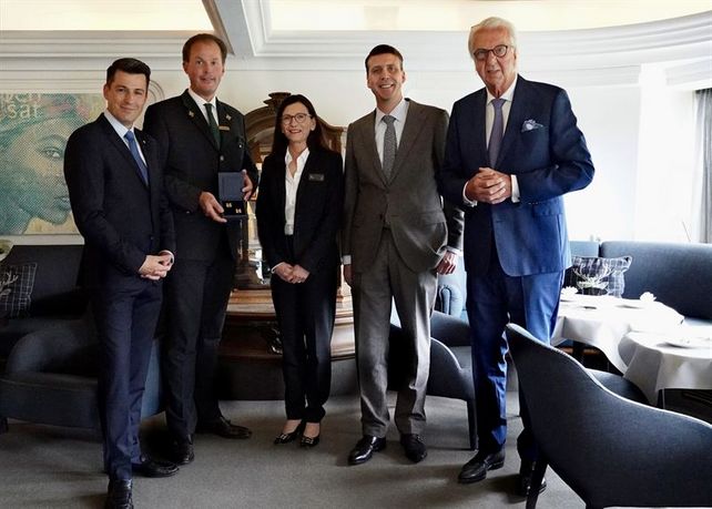 SEO-Keywords: Les Clefs d’Or, Goldene Schlüssel, Silke Kröller, Traube Tonbach, Heiner Finkbeiner, Concierge, Luxushotellerie, Fünf-Sterne-Superior-Hotel, Baiersbronn, Front Office, Die Goldenen Schlüssel Deutschland e.V.