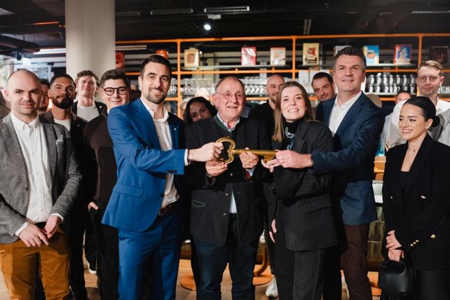 SV Hotel, Me and All Hotel Berlin East Side, Hoteleröffnung Berlin, Friedrichshain, Lifestyle-Hotellerie, Hyatt, Marco Meier, Fondara Immobilien AG, Restaurant Neva, Tourismus Berlin