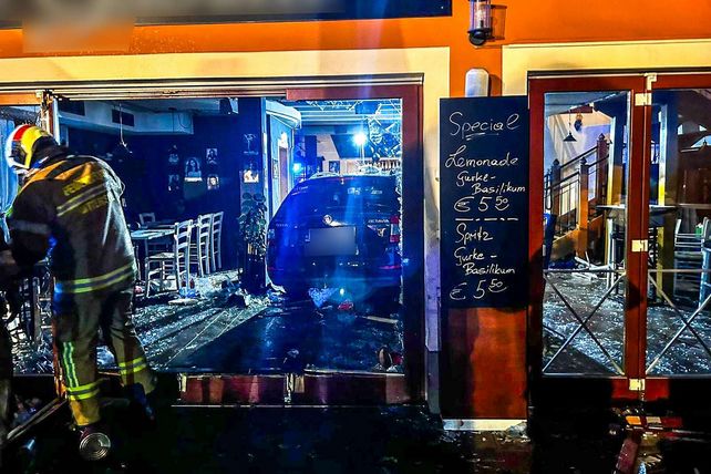 Österreich, Auto, Pizzeria