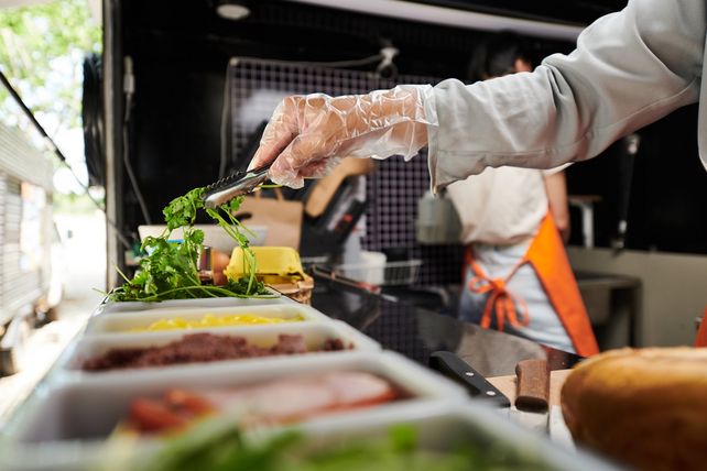 Streetfood-Ranking 2026, Radical Storage, Paris Streetfood, Athen, Thessaloniki, Streetfood Städte, Berlin Streetfood, Streetfood Preise, vegetarische Angebote, vegane Angebote