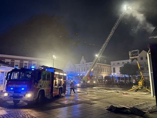 Café Extrablatt, Aurich, Gastronomiebrand, Küchenbrand, Hotellerie, Gastronomie, Tageskarte.io, Aurich, Feuerwehr, Sachschaden, Brandschutz, Brandbekämpfung