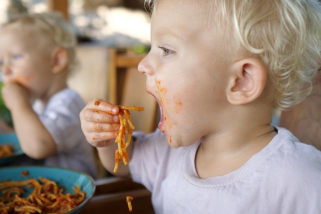 Restaurant, Kinderlärm, Strafe
