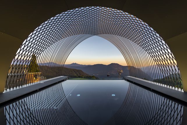 Design, Architektur, Hotellerie, Gastronomie, Innenarchitektur, Hoteldesign, schwarzes Design, alpines Design, Südtirol, Milla Montis, Schwarzer Adler, Naturhotel Leitlhof, AMRAI Suites, Gloriette Guesthouse, Peter Pichler