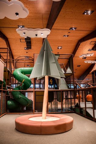 Vier Jahreszeiten am Schluchsee, Schwarzwald, Hotel, Otto Lindner, Matthias Jannusch, Padel-Plätze, Sportarena, Kinderhalle, Restaurant Lucia, Tourismus, Investition, Ferienhotellerie