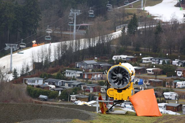 Sauerland, Schneekanonen, Schneemangel
