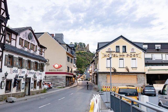 Tourismus, Tourismus, Hotels Wiederaufbau