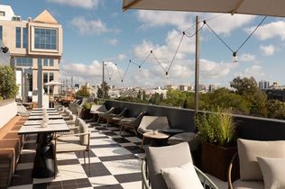 The Cloud One Hotels, Motel One Group, Lissabon Hotel, Portugal Hotelmarkt, Hoteleröffnung Lissabon, Lifestyle-Hotel, Rooftop-Bar Lissabon, Hotelbranche Portugal, Motel One Portugal, Sazonal Restaurant