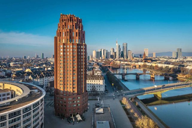 Main Plaza Suite Tower Frankfurt