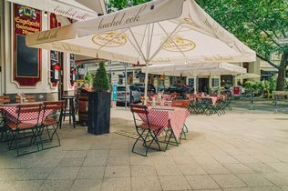 Kuchel Eck, Josef Laggner, Berlin, Charlottenburg-Wilmersdorf, Ludwigkirchplatz, Eckkneipe, Gastronomie Berlin, Laggner Gruppe, Berliner Kneipenkultur, Restaurantöffnung Berlin