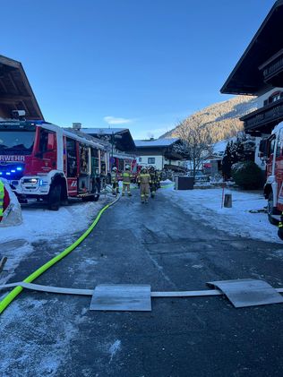 Hotelbrand, Hinterglemm, Saalbach-Hinterglemm, Feuerwehr, Großeinsatz, Saunalandschaft, technische Ursache, Rauchgas, Alpin Juwel, Wellnessbereich, Wintersaison