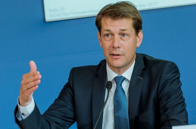 DEHOGA, Guido Zöllick, Gastgewerbe, Hotel, Gastronomie, Mehrwertsteuer, 7 Prozent, Umsatzrückgang, Mindestlohn, Arbeitszeit, Bürokratie, Investitionen, Tageskarte.io