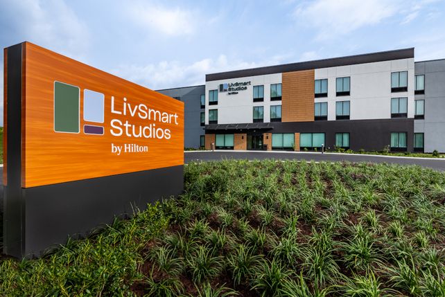 LivSmart Studios Hotel