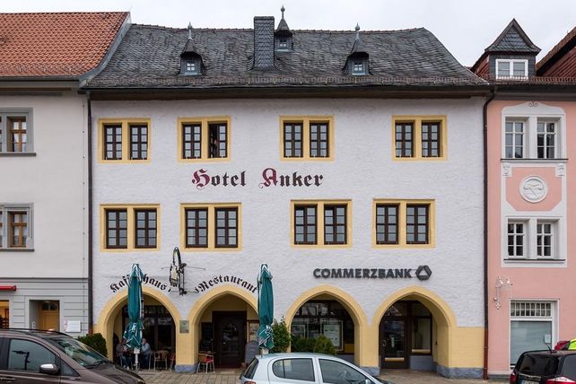 Hotel Anker Saalfeld, Saalfeld, statische Mängel, Gebäudesperrung, Bauaufsicht, Landratsamt Saalfeld-Rudolstadt, Commerzbank Saalfeld, historische Gebäude, Einsturzgefahr, Ostthüringer Zeitung