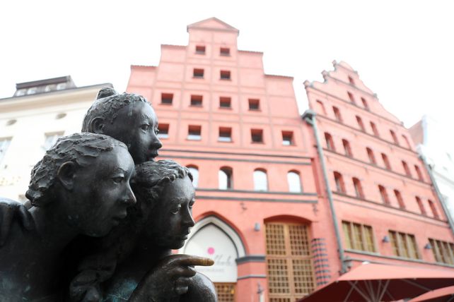  Romantik Hotel Scheelehof, Stralsund, Betrieb eingestellt, Insolvenz Eigenverwaltung, Scheelehof Betreibergesellschaft, Hendrik Alberts, Angela Merkel, Geschichte, Investor, Sanierung, Vorpommern-Rügen, Hotel Schließung