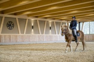 Sonnenalp Resort, Hofgut, Ofterschwang, Familie Fäßler, Reithalle Allgäu, Hofgutlofts, Reitercamps, Luxusresort Bayern, Hotelneueröffnung 2026, Pferdesport Allgäu