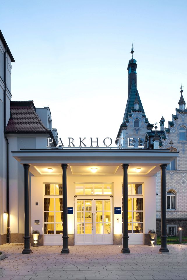 Dorint Parkhotel Meißen, Renovierung, Sanierung, 3,5 Millionen Euro, Grandhotel in Meißen GmbH, Mark Anton, Stefanie Brandes, Meißen, Albrechtsburg, Meißener Dom, CO₂-Ausstoß, Energieeffizienz, Hotelmodernisierung, Dorint Hotelgruppe, laufender Betrieb