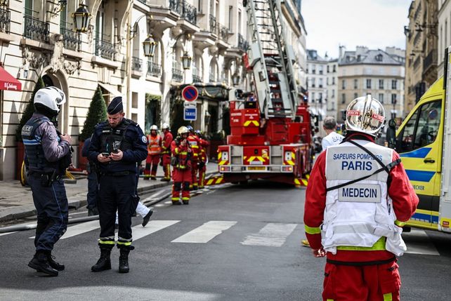 Paris Hotelbrand, Hotel Bristol Paris Feuer, Evakuierung Hotel Paris, Oetker Hotel Bristol, Feuerwehr Paris Einsatz, Brand Küche Hotel